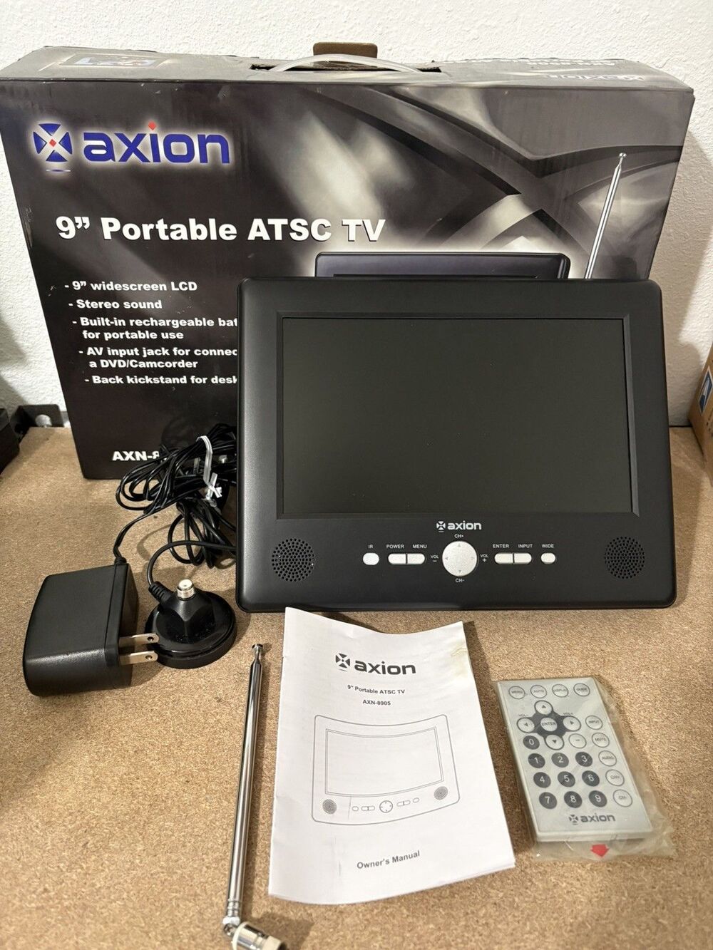 Axion 9” Portable LCD TV Television AXN-8905 RF Antenna Power Cord & Remote
